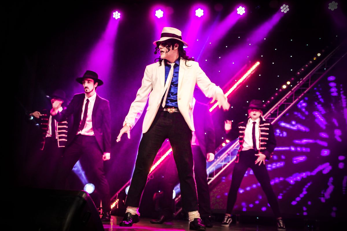 Live band show